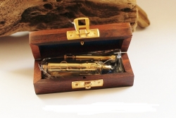 Sturmfeuerzeug aus Messing ca. 8cm in Holzbox