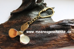 Schlüsselanhänger als Schiffsschraube aus Messing