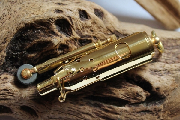 Sturmfeuerzeug aus Messing ca. 8cm