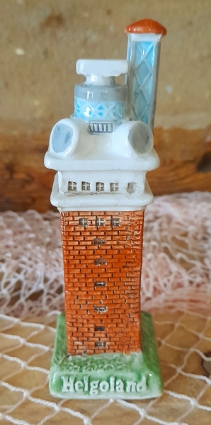 Leuchtturm Helgoland ca. 11 x 3,5 x 3,5 cm Keramik