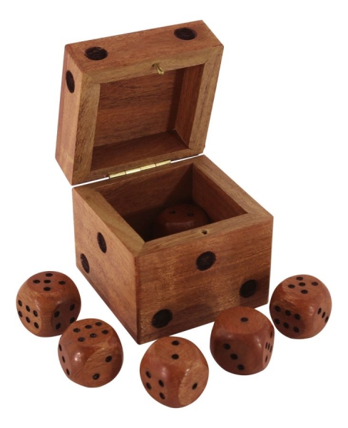 Würfelbox mit 5 Würfeln ca. 6,5 x 6,5 x 6,5 cm