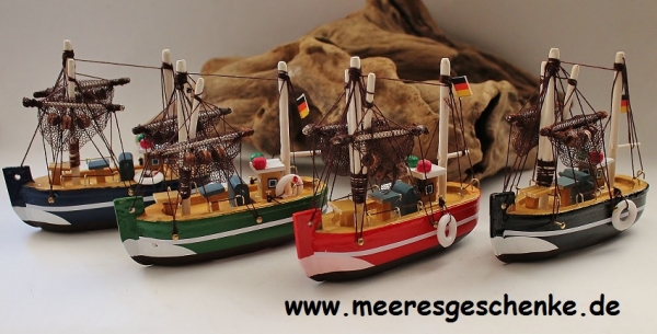 4 Modelle als Kutter je ca. ca.10 x 4 x 9