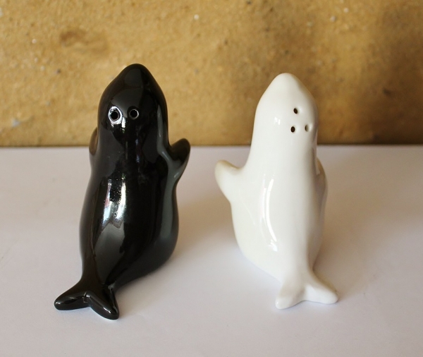Salz & Pfeffer-Streuer als 2 Seehunde je ca. 9 x 6 x 4 cm
