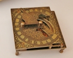 Sonnenuhr-Kompass antik ca. 8 x 8 x 9,5 cm
